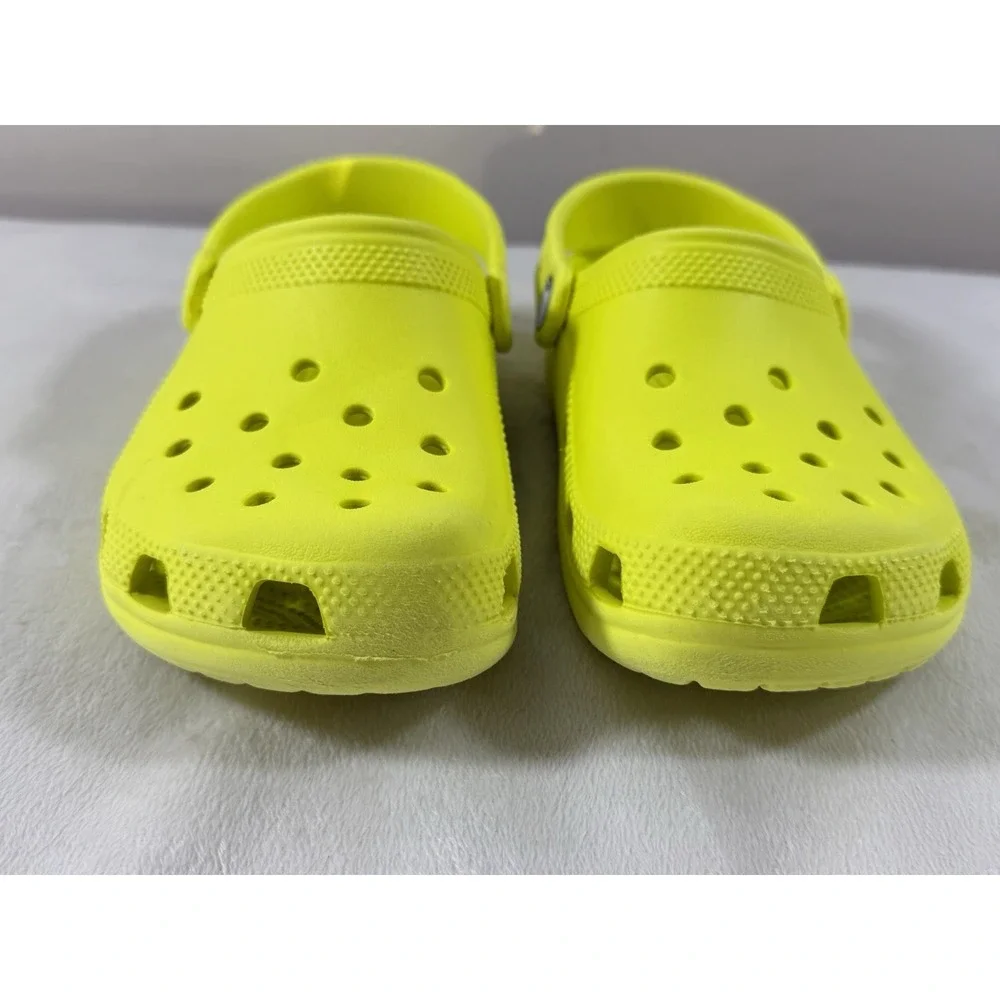 Crocs Classic Clog Youth Kids Size J2 Volt Yellow Slip On Comfort Shoes